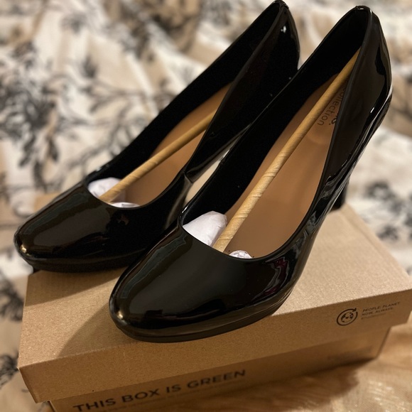 🌸💕NIB Clark’s collection Patton, leather size 10 - Picture 3 of 7